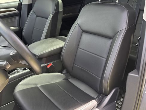 Used 2023 Volkswagen Atlas SE AWD/4WD image 18