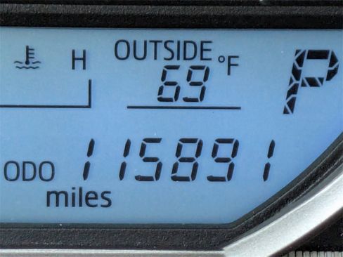 Used 2015 Toyota RAV4 LE image 29