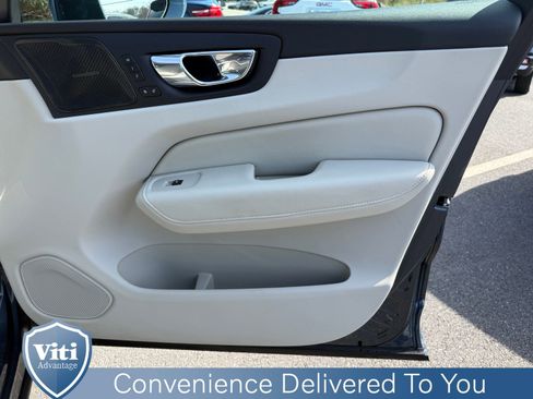 Used 2020 Volvo XC60 T5 Inscription AWD/4WD image 29