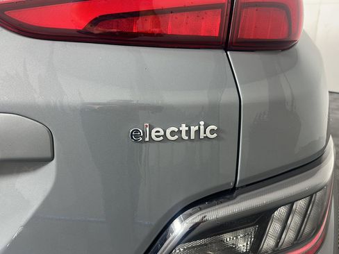 Used 2023 Hyundai Kona Limited image 12
