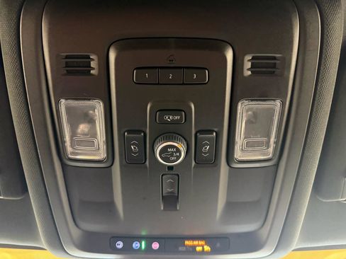 Used 2023 Chevrolet Suburban Premier RWD image 23