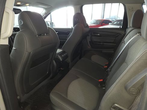 Used 2015 Chevrolet Traverse LT w/ Style and Technology Package FWD image 21