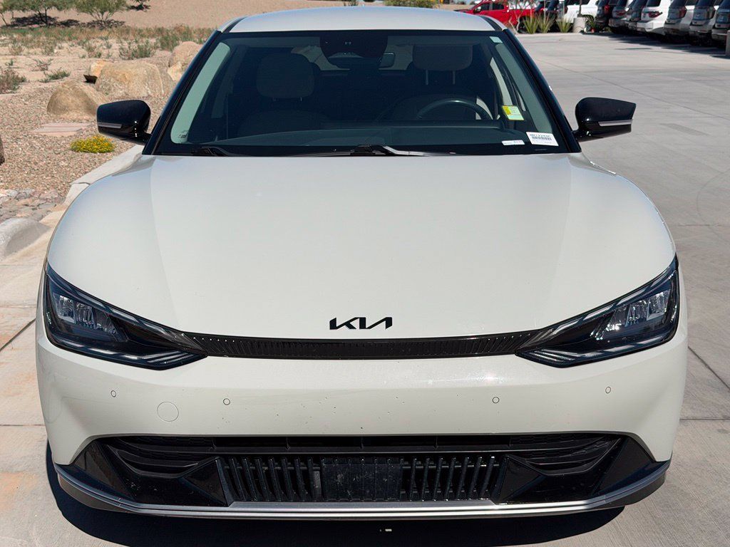 Used 2022 Kia EV6 Wind RWD image 12