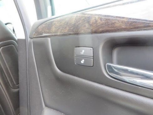 Used 2010 Cadillac DTS Luxury FWD image 28