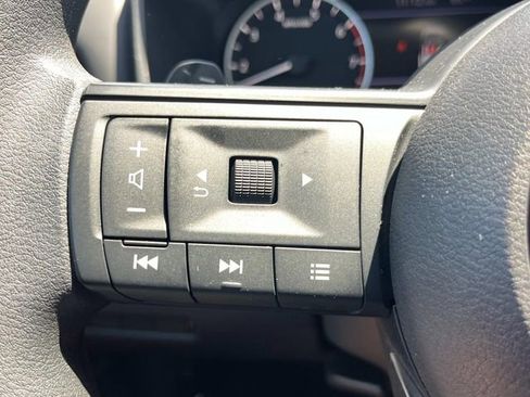 Used 2023 Nissan Rogue S AWD/4WD image 29