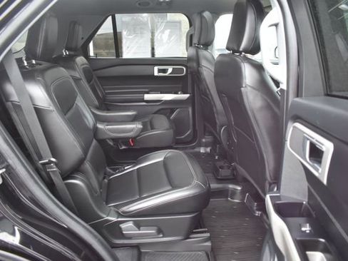Used 2023 Ford Explorer XLT image 42