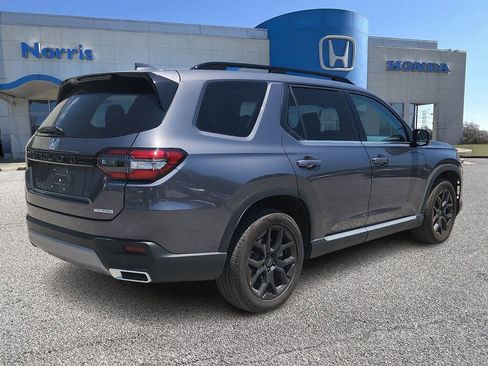 Certified 2025 Honda Pilot Touring image 4