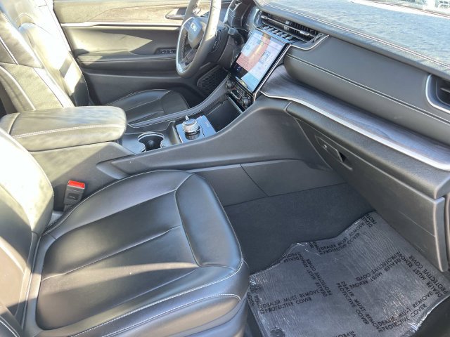 Certified 2024 Jeep Grand Cherokee L Limited AWD/4WD image 25