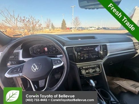 Used 2022 Volkswagen Atlas Cross Sport SE image 12