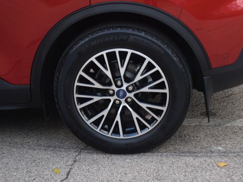 Certified 2022 Ford Escape Titanium w/ Titanium Premium Package image 27