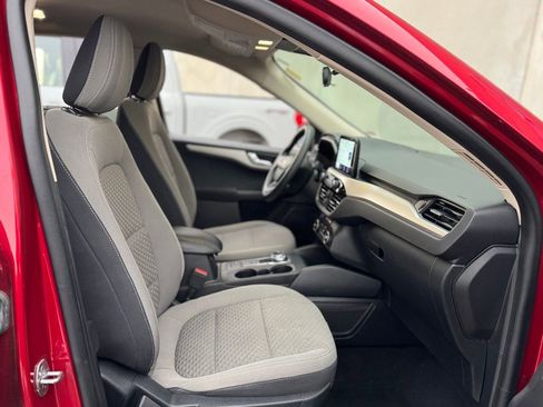 Used 2020 Ford Escape SE image 27