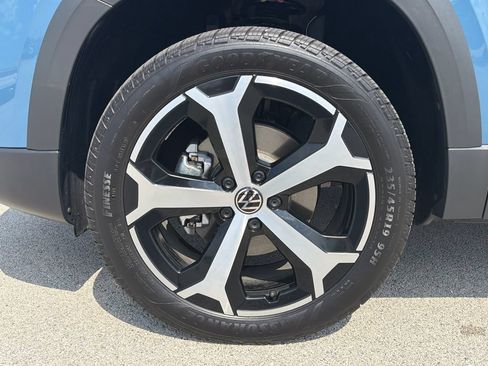 Certified 2025 Volkswagen Taos SEL AWD/4WD image 31
