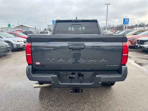 Used 2025 Toyota Tacoma TRD Sport image 6