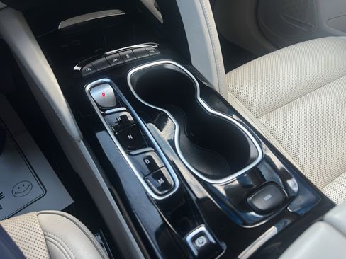 Used 2023 Buick Envision Essence image 23