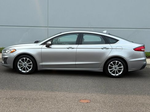 Used 2020 Ford Fusion SE FWD image 3