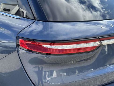 Used 2022 Lincoln Corsair Standard w/ Equipment Group 101A image 9