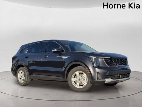 New 2026 Kia Sorento LX FWD image 2