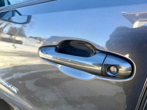 Used 2017 Toyota Tacoma TRD Sport image 13