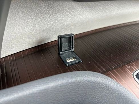 Used 2021 Toyota Sienna XLE image 20