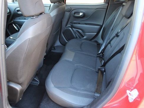 Used 2022 Jeep Renegade Altitude w/ Sun/Sound Group image 6