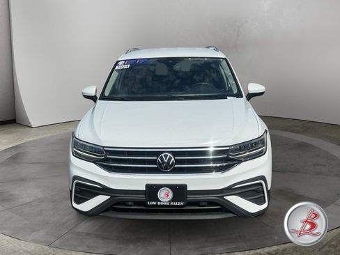 Used 2024 Volkswagen Tiguan SE AWD/4WD image 2