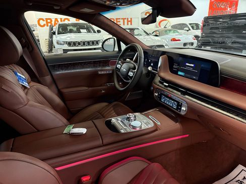 Used 2025 Genesis G90 3.5T image 18