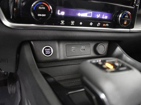 Certified 2023 Nissan Rogue SV image 18