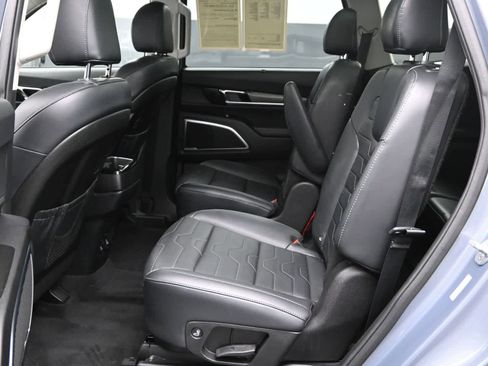 Used 2020 Kia Telluride SX w/ SX Prestige Package image 19