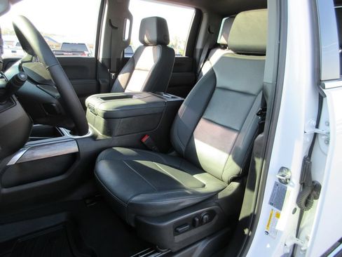 Used 2022 Chevrolet Silverado 3500 LTZ w/ LTZ Convenience Package AWD/4WD image 24