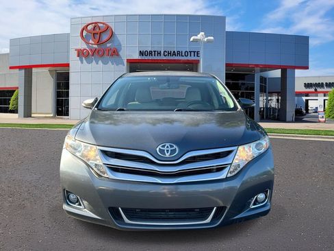 Used 2013 Toyota Venza LE w/ LE Convenience Pkg FWD image 2