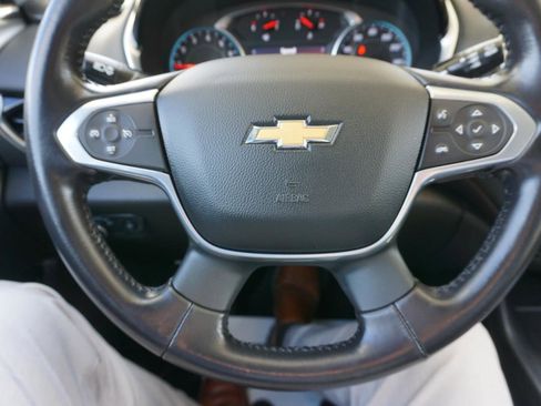 Used 2021 Chevrolet Traverse LT AWD/4WD image 16