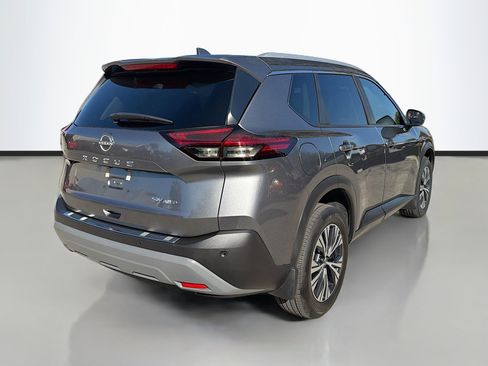 Used 2023 Nissan Rogue SV w/ SV Premium Package image 3