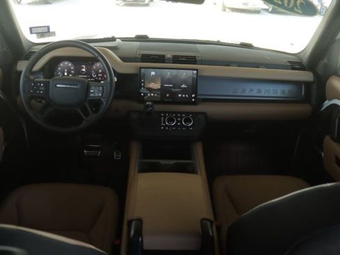 Used 2025 Land Rover Defender 110 V8 image 25