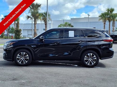 Used 2022 Toyota Highlander XLE FWD image 4
