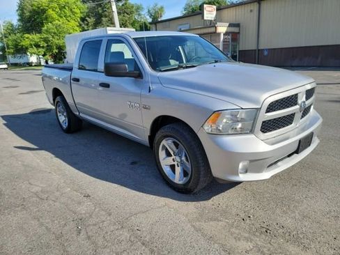 Used 2016 RAM 1500 Express AWD/4WD image 3