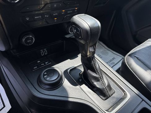 Used 2019 Ford Ranger Lariat w/ Technology Package AWD/4WD image 18