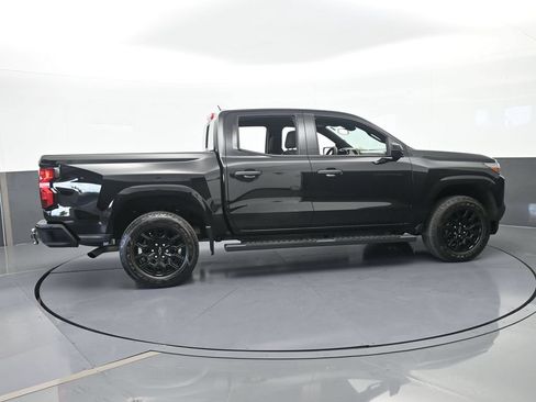 Used 2025 Chevrolet Colorado W/T w/ WT Custom Package RWD image 7