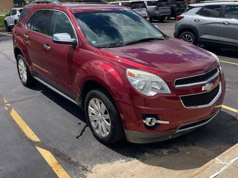 Used 2010 Chevrolet Equinox LT w/ Chrome Appearance Package FWD image 4