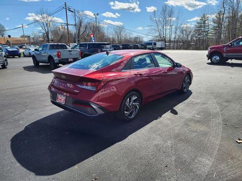 Used 2025 Hyundai Elantra Limited image 5