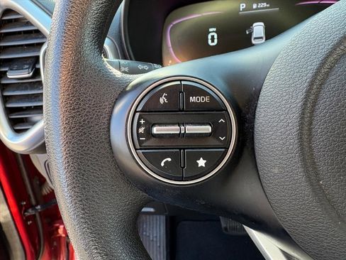 Used 2023 Kia Soul LX w/ LX Technology Package image 12