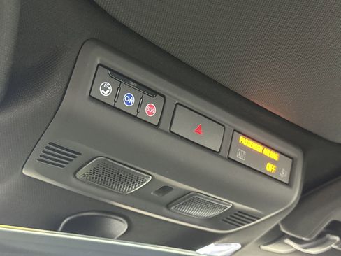 Used 2021 Chevrolet Corvette Stingray Convertible w/ Z51 Performance Package image 18