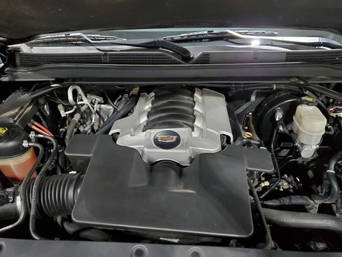 Used 2019 Cadillac Escalade ESV Luxury RWD image 51