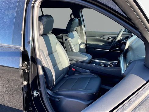 New 2026 Chevrolet Traverse LT w/ Driver Confidence Package image 13