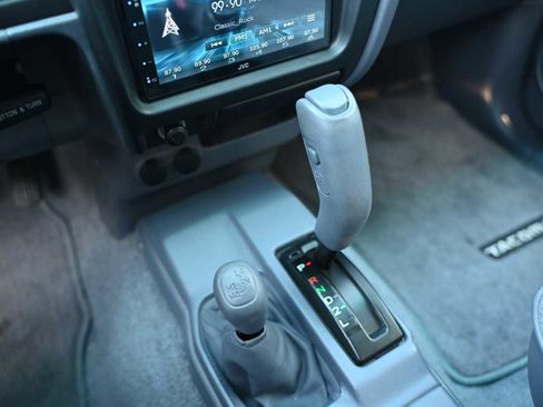 Used 1998 Toyota Tacoma 4x4 Xtracab V6 image 16