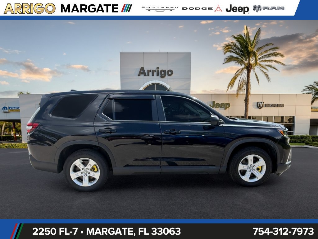 Used 2023 Honda Pilot LX image 8