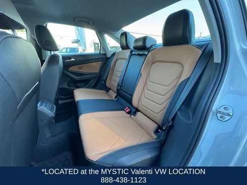 Used 2024 Volkswagen Jetta SEL FWD image 12