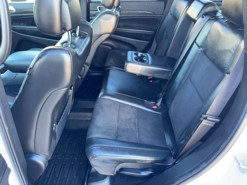 Used 2021 Jeep Grand Cherokee Laredo X image 15