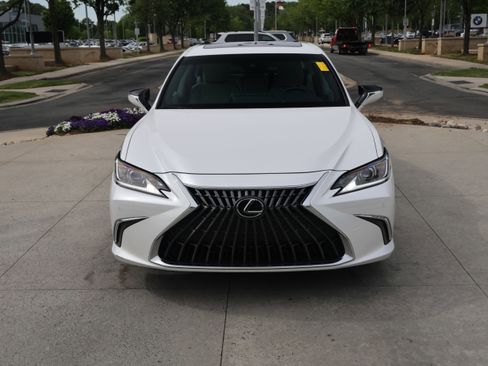 Used 2023 Lexus ES 350 w/ Premium Package image 3