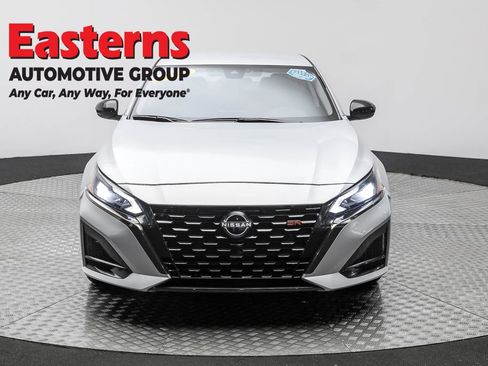 Used 2024 Nissan Altima 2.5 SR image 2