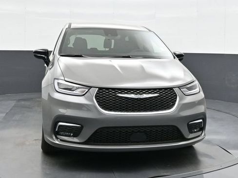 Used 2025 Chrysler Pacifica Select FWD image 26
